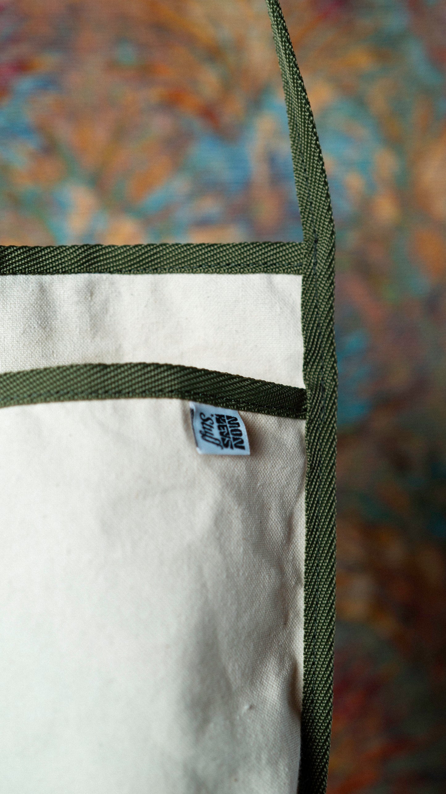 Bolso Lona Cruda con Borde Verde – Diseño Experimental