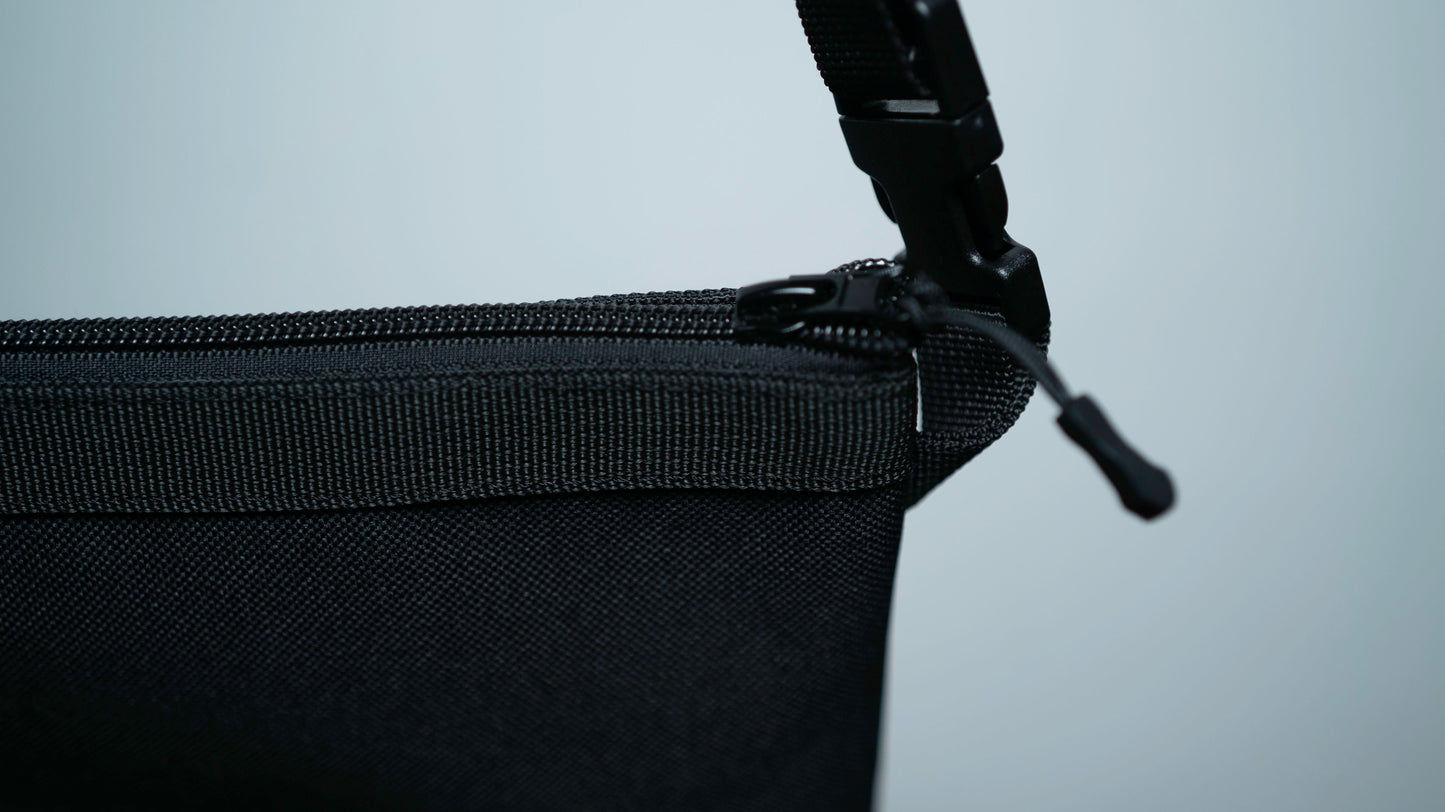 Bolso Bandolera Negro con Correa Ajustable