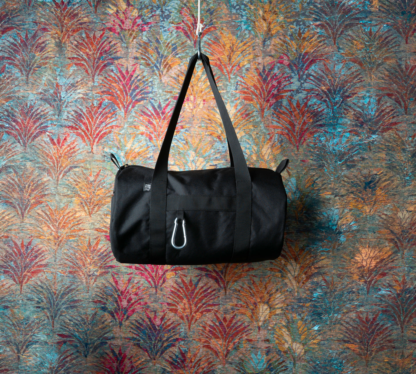 Bolso Duffle Negro con Mosquetón