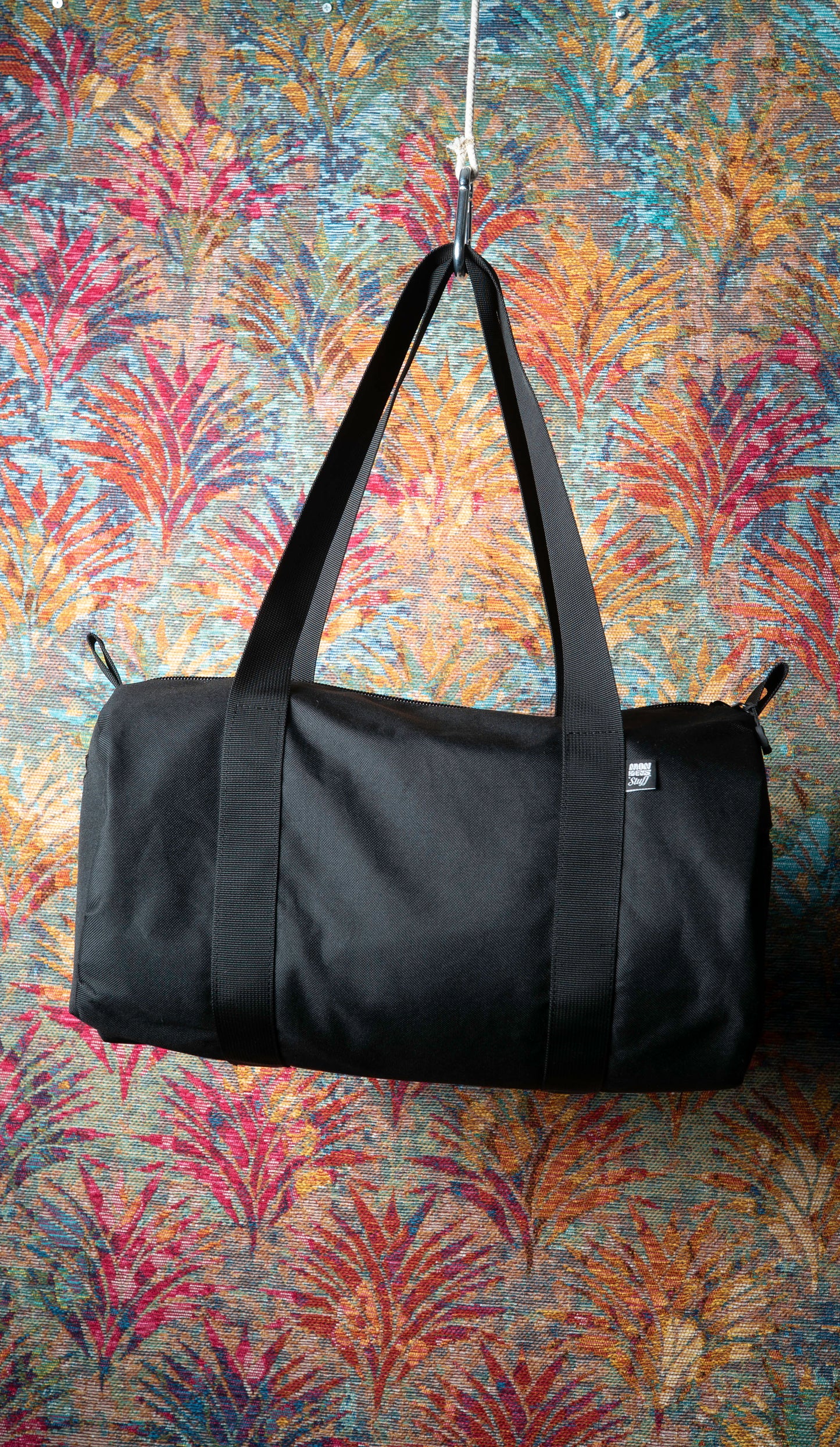 Bolso Duffle Negro con Mosquetón